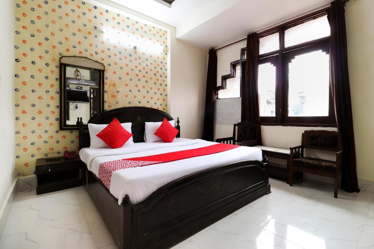 Oyo 40431 Hotel Amar Prem Λάκναου Εξωτερικό φωτογραφία
