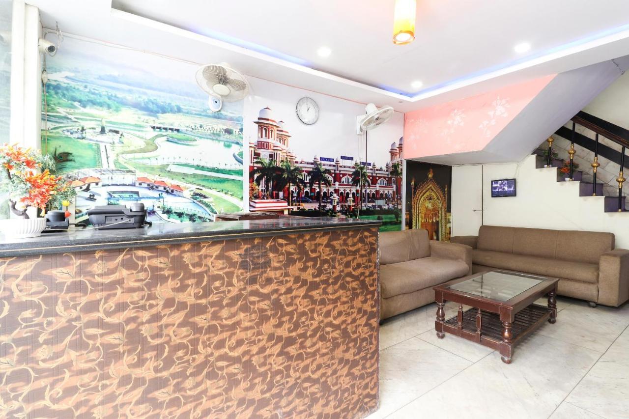 Oyo 40431 Hotel Amar Prem Λάκναου Εξωτερικό φωτογραφία