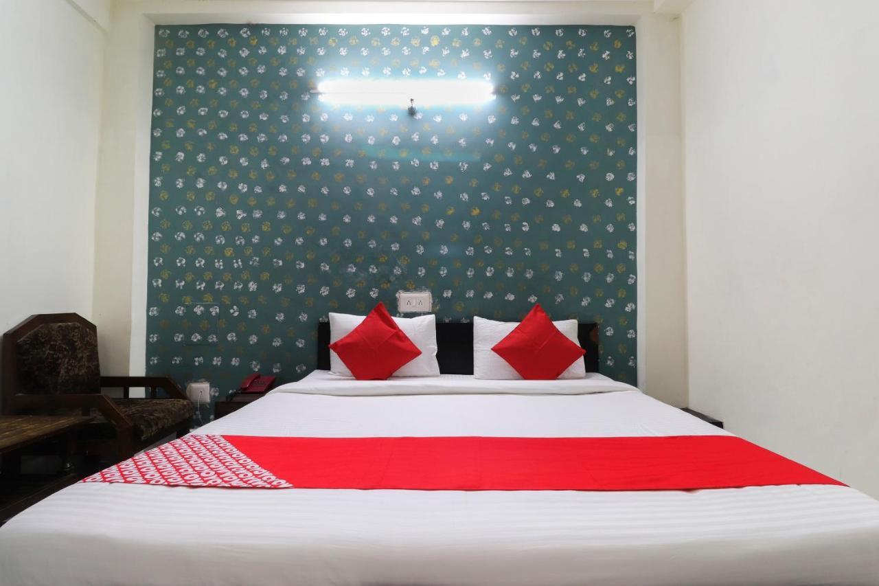Oyo 40431 Hotel Amar Prem Λάκναου Εξωτερικό φωτογραφία