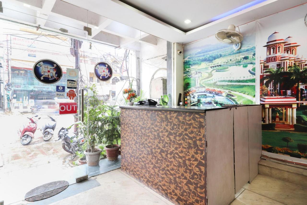 Oyo 40431 Hotel Amar Prem Λάκναου Εξωτερικό φωτογραφία