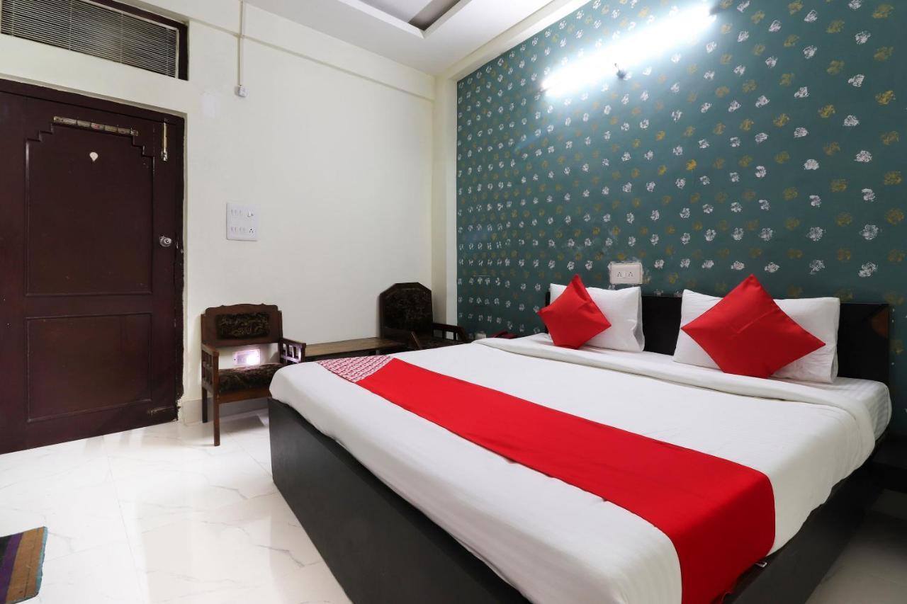 Oyo 40431 Hotel Amar Prem Λάκναου Εξωτερικό φωτογραφία