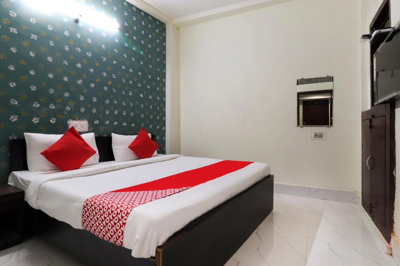 Oyo 40431 Hotel Amar Prem Λάκναου Εξωτερικό φωτογραφία
